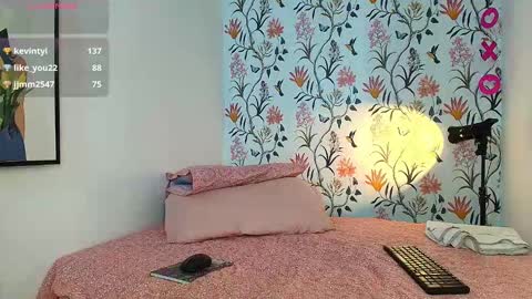 Sophie or Sof online show from 02.20.25