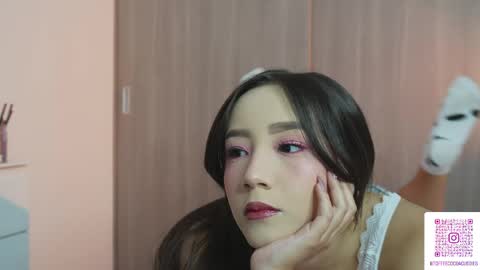 Sophie or Sof online show from 04.12.26