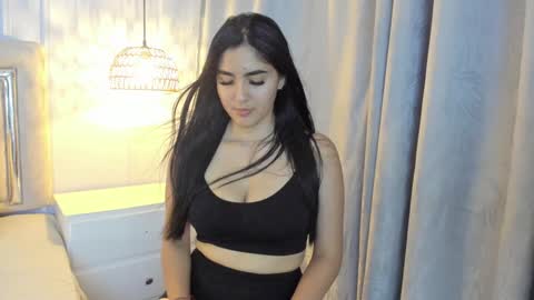Snapshot of sophie_mancini18 chatting on 01.13.25 Sofia online show from 01.13.25