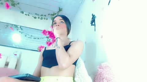 Snapshot of sophie_miaa chatting on 12.15.24 sophie_miaa online show from 12.15.24