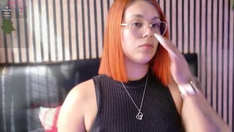 sophie_new25 online show from 10.20.25