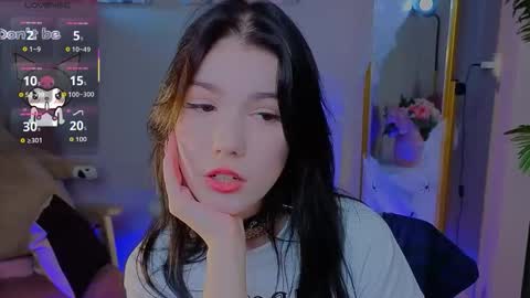 sophie_nomenal_ online show from 10.28.25