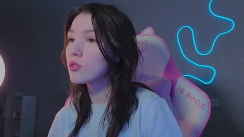 sophie_nomenal_ online show from 12.05.25