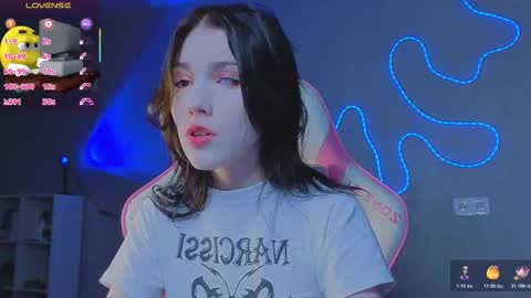 sophie_nomenal_ online show from 12.21.25