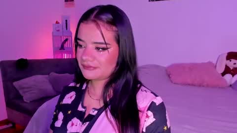 Snapshot of sophie_t_ chatting on 06.16.26 Sofia online show from 06.16.26