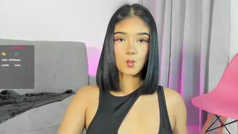 Snapshot of sophiecb chatting on 06.21.26 sophie online show from 06.21.26