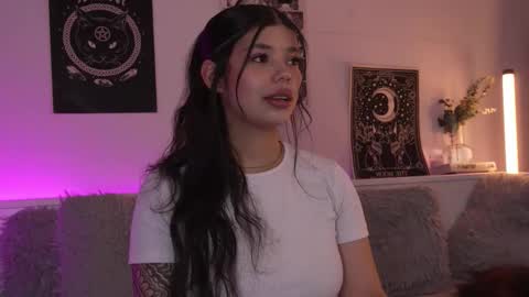 Snapshot of sophiee_art chatting on 10.07.25 Sophiee  online show from 10.07.25