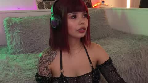 Sophiee  online show from 12.03.25