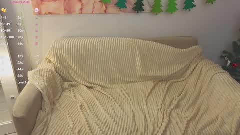 Snapshot of sophieee_lee chatting on 12.17.24 Sophie online show from 12.17.24