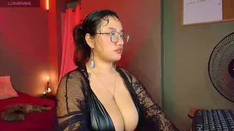 sophiejuicy_ online show from 12.21.25