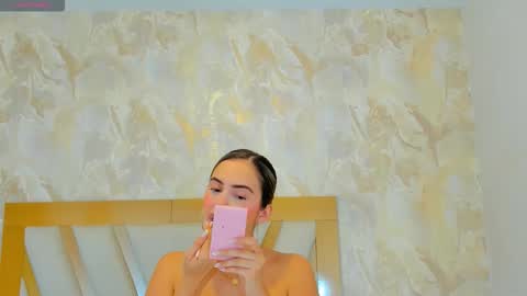 Sophie online show from 12.22.25