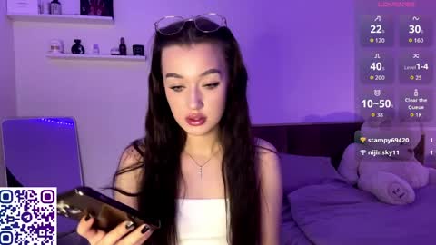 citygirl my face is 10 my body tea everything on me natural im petiteee online show from 05.21.26
