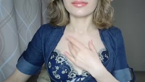 Sophiemisss online show from 11.28.25