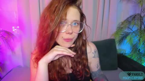 Snapshot of sophiepure chatting on 10.06.25 Sophie online show from 10.06.25