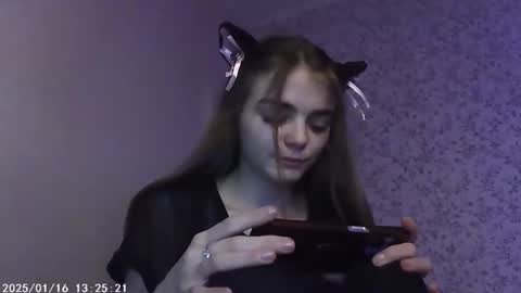 Snapshot of sophiesuvi chatting on 01.15.25 Sophie and my bestie Mandy    online show from 01.15.25