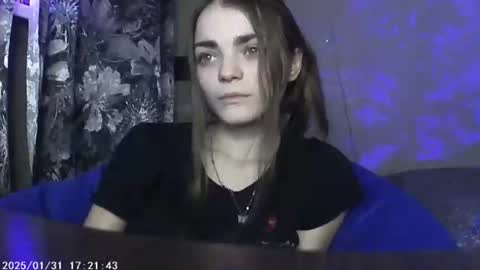 Snapshot of sophiesuvi chatting on 01.30.25 Sophie and my bestie Mandy    online show from 01.30.25