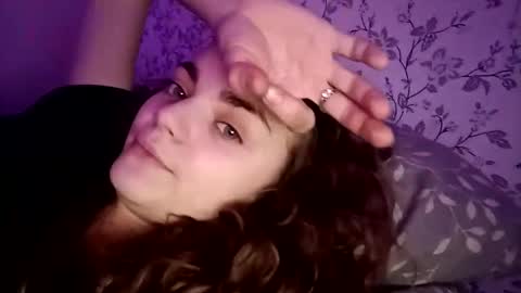 Snapshot of sophiesuvi chatting on 02.08.25 Sophie and my bestie Mandy    online show from 02.08.25