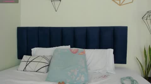 sophieturner_mg online show from 11.04.25