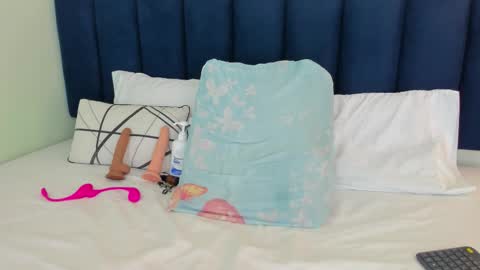 sophieturner_mg online show from 11.11.25