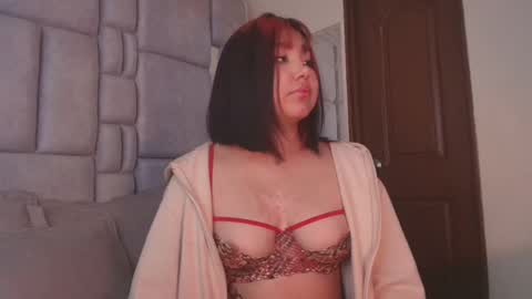 Snapshot of sophievv chatting on 09.09.25 Sophie online show from 09.09.25