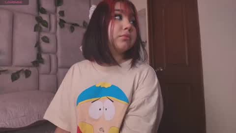 Snapshot of sophievv chatting on 09.19.25 Sophie online show from 09.19.25