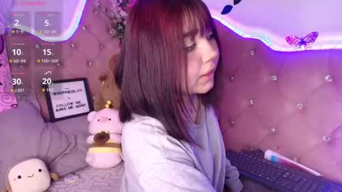 Snapshot of sophievv chatting on 10.11.25 Sophie online show from 10.11.25