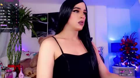 Sophie Sweet online show from 12.25.24