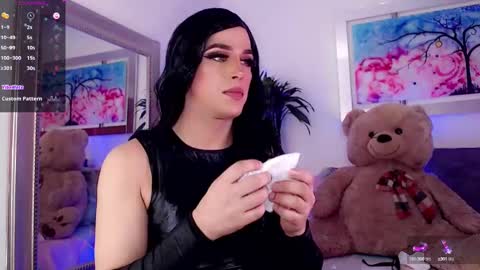Sophie Sweet online show from 01.06.25