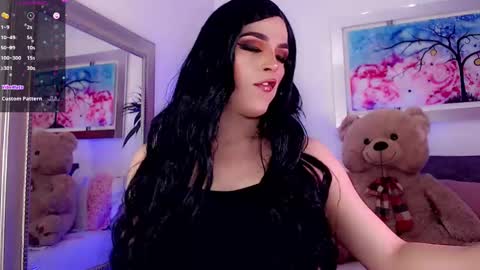 Sophie Sweet online show from 01.07.25