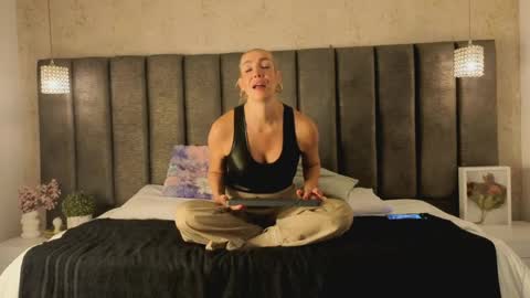 Sophi online show from 05.11.26