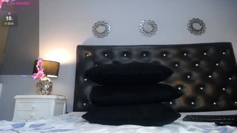 Snapshot of sophisimpson_ chatting on 03.09.25 Sophisimpson online show from 03.09.25