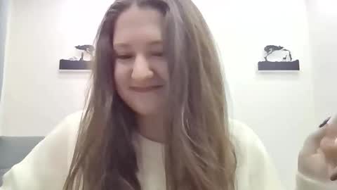 Snapshot of sovagloomy chatting on 10.31.25 sovagloomy online show from 10.31.25