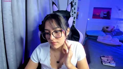 Snapshot of soy___lili chatting on 12.16.24 Lili online show from 12.16.24