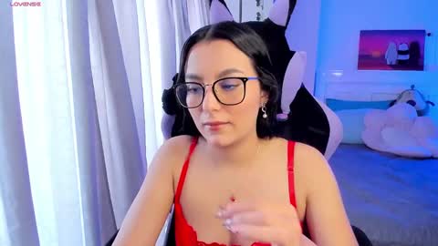 Snapshot of soy___lili chatting on 01.17.25 Lili online show from 01.17.25