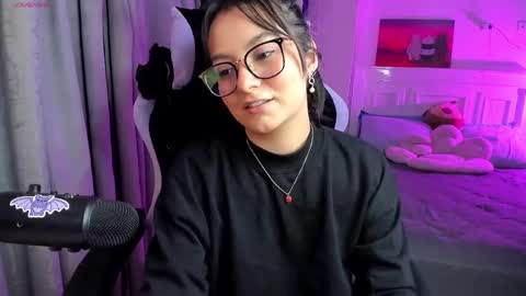 Snapshot of soy___lili chatting on 01.26.25 Lili online show from 01.26.25