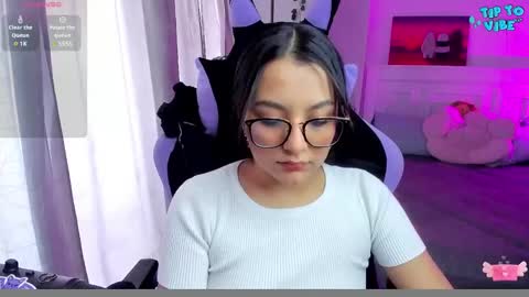 Snapshot of soy___lili chatting on 01.28.25 Lili online show from 01.28.25