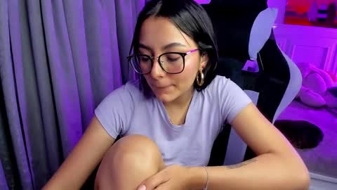 Snapshot of soy___lili chatting on 02.14.25 Lili online show from 02.14.25