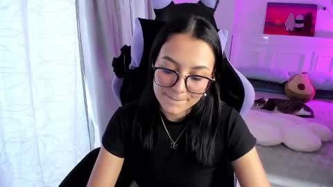 Snapshot of soy___lili chatting on 02.20.25 Lili online show from 02.20.25