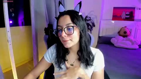 Snapshot of soy___lili chatting on 03.05.25 Lili online show from 03.05.25