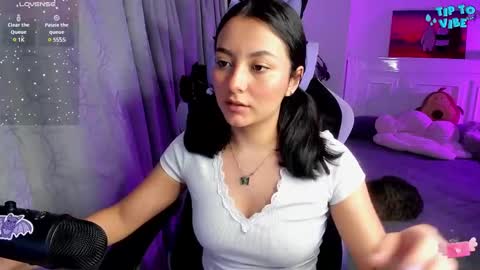 Snapshot of soy___lili chatting on 03.08.25 Lili online show from 03.08.25