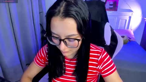 Snapshot of soy___lili chatting on 09.10.25 Lili online show from 09.10.25