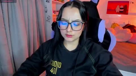 Snapshot of soy___lili chatting on 09.20.25 Lili online show from 09.20.25