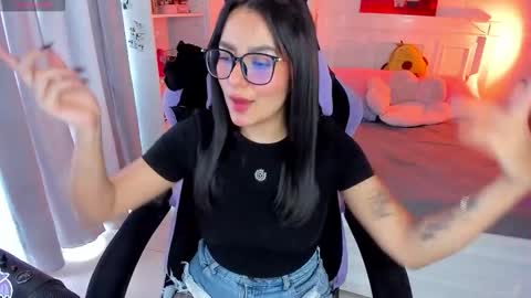 Snapshot of soy___lili chatting on 09.20.25 Lili online show from 09.20.25