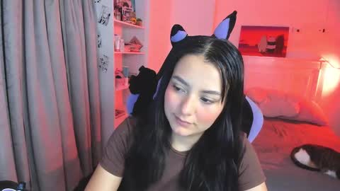 Snapshot of soy___lili chatting on 10.02.25 Lili online show from 10.02.25