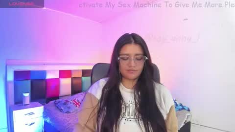 Snapshot of soy_anny_777 chatting on 05.27.26 ANNY online show from 05.27.26
