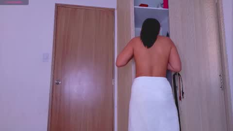 Naty online show from 10.14.25