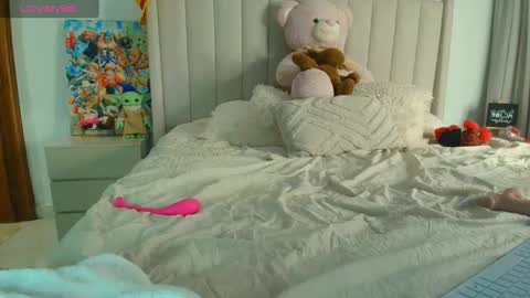 Adeline independent model online show from 02.28.25