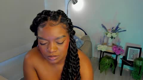 Snapshot of soymaria___ chatting on 10.09.25 Maria  online show from 10.09.25