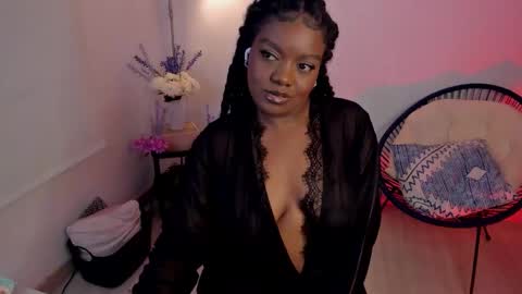 Snapshot of soymaria___ chatting on 10.19.25 Maria  online show from 10.19.25