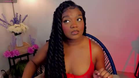Snapshot of soymaria___ chatting on 10.24.25 Maria  online show from 10.24.25